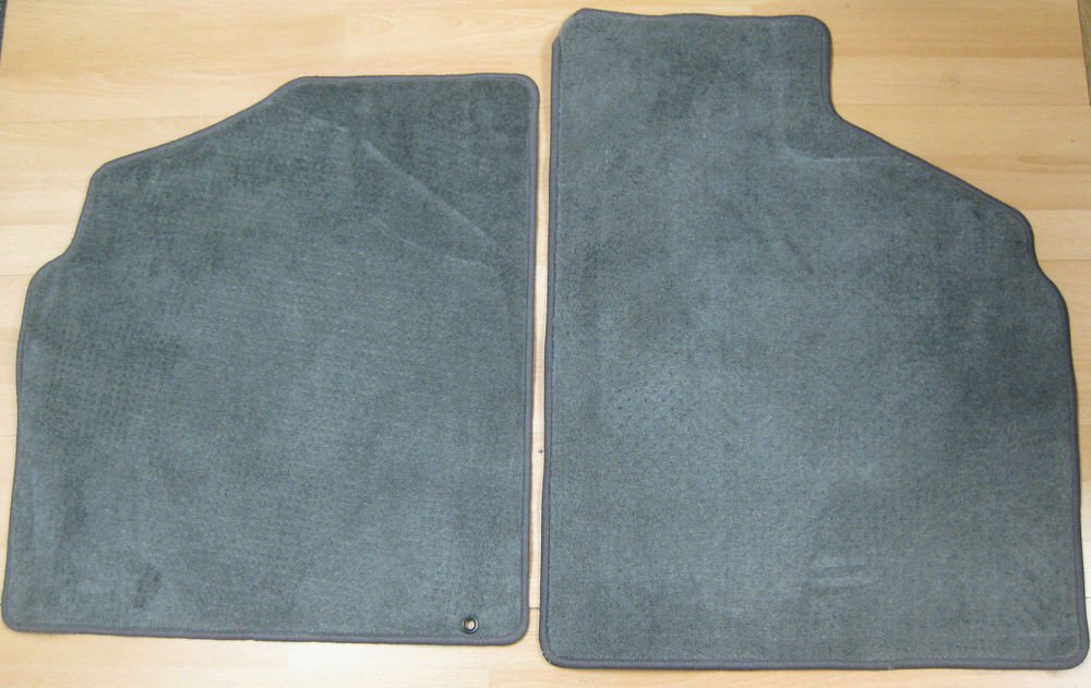 Universal Carpeted Floor Mats 2 Front LH and RH Plush Carpet Light Grey