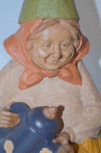 Cairn Studio 2032 Tom Clark Mum Gnome 1990 Number 46 11" Tall COA