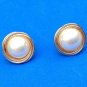 PRETTY PEARL IN CLASSIC GOLD TONE SWIRL 3/4" IN DIAMETER PIERCED STUD EARRINGS