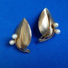 LOVELY VINTAGE "NAPIER" GOLD TONE WITH PEARLS CLIP ON EARRINGS 1 1/2" X 7/8"