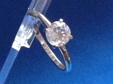 VINTAGE "UNCAS" SILVER TONE SOLITAIRE CLEAR STONE RING SIZE 9. SPARKLES