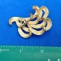 VINTAGE GOLD TONE & RHINESTONE FLOWING DESIGN PIN SHINY & TEXTURED - LOVELY !!