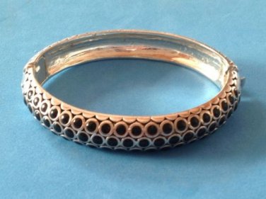 2 SIDED TEXTURED SILVER & BLACK ENAMEL HINGED BANGLE BRACELET .5"TH. 2" X 2.5"w