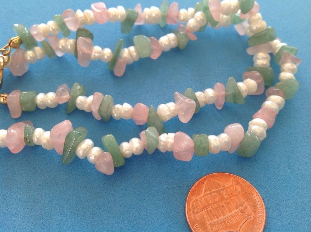 LOVELY 17" STRAND OF PINK & GREEN TUMBLED QUARTZ WITH REAL PEARLS @ 3/8" WIDE