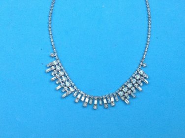VINTAGE ICE BLUE RHINESTONE FANCY CHOKER NECKLACE 15" LONG X 5/8" AT THE WIDEST