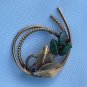VINTAGE WINARD JADE AND GOLD FILL STYLIZED FLORAL PIN 1 1/2" X 1 1/4"