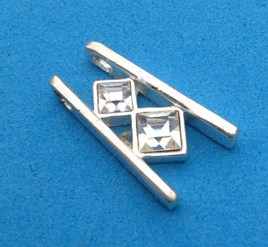 CLASSY SILVER TONE & 2 CLEAR DIAMOND SHAPED STONES PENDANT