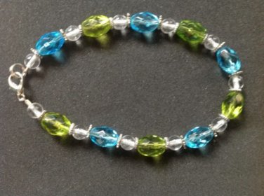 PRETTY FACETED BLUE GREEN CLEAR & SILVER TONE BEAD BRACELET 9" X 3/8" DIAMETER