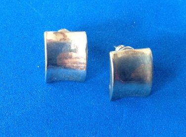 PRETTY 1/2" X 3/8" SILVER TONE PIERCED STUD EARRINGS. SEE PICS !!