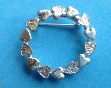 SWEET "GERRY'S" HEART CIRCLE SILVER TONE PIN 1 3/8" IN DIAMETER X 1/4"