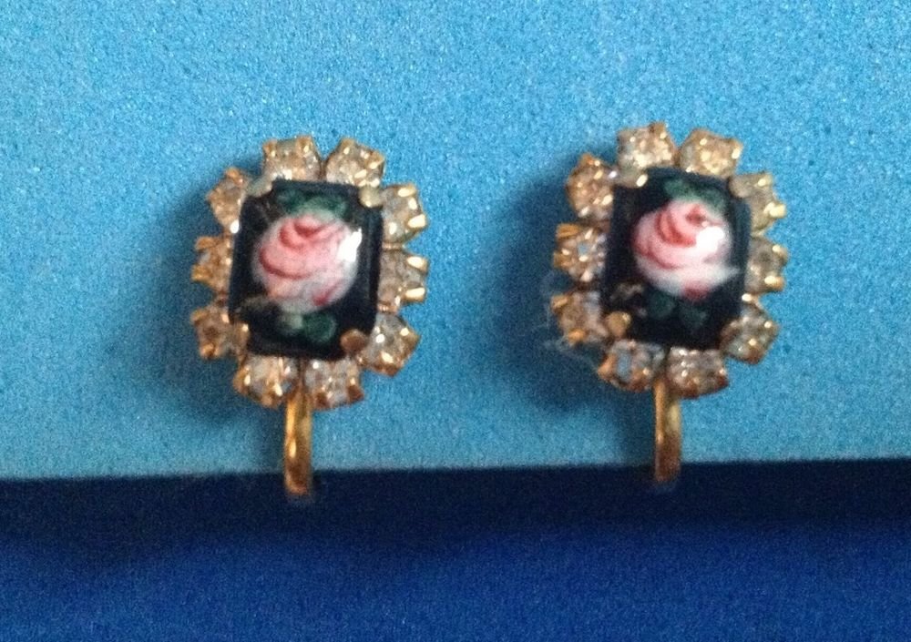 VINTAGE ENAMELED PINK ROSE ON BLACK WITH RHINESTONES SCREW ON EARRINGS 3/4"x3/8
