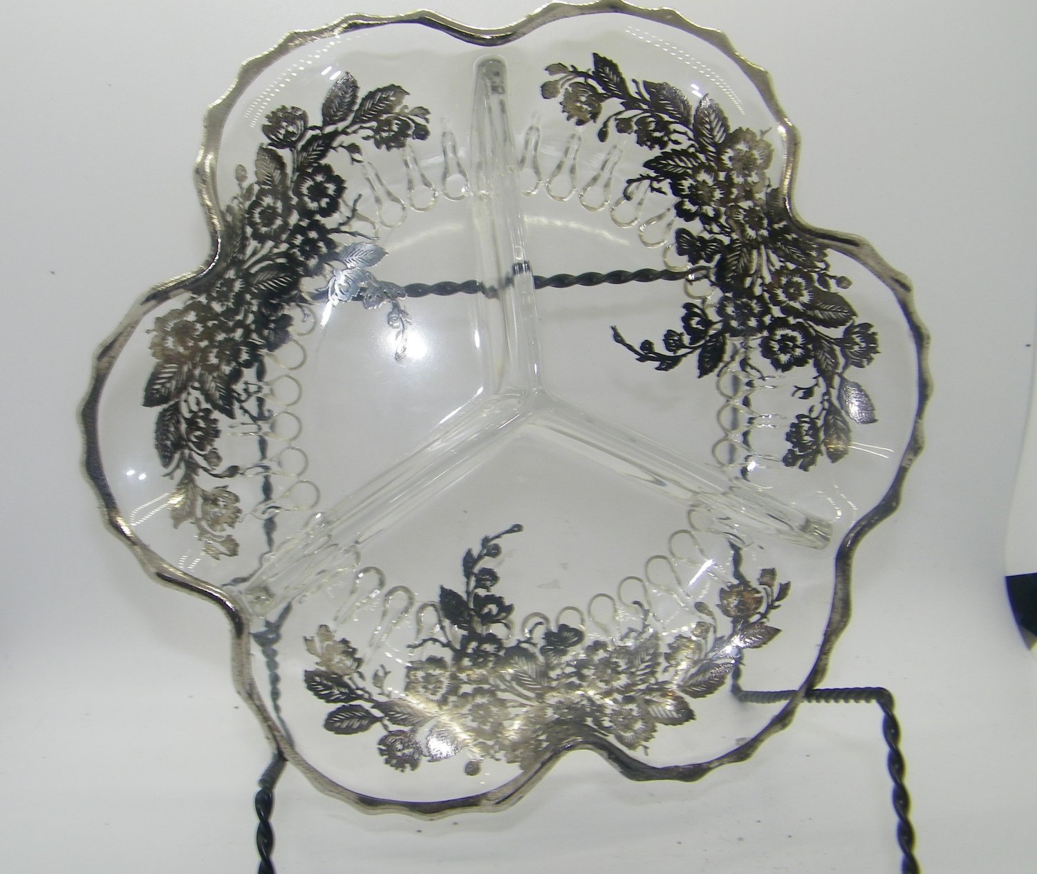 VINTAGE GLASS DIVIDED DISH W/ OVERLAY OF SILVER FLOWERS