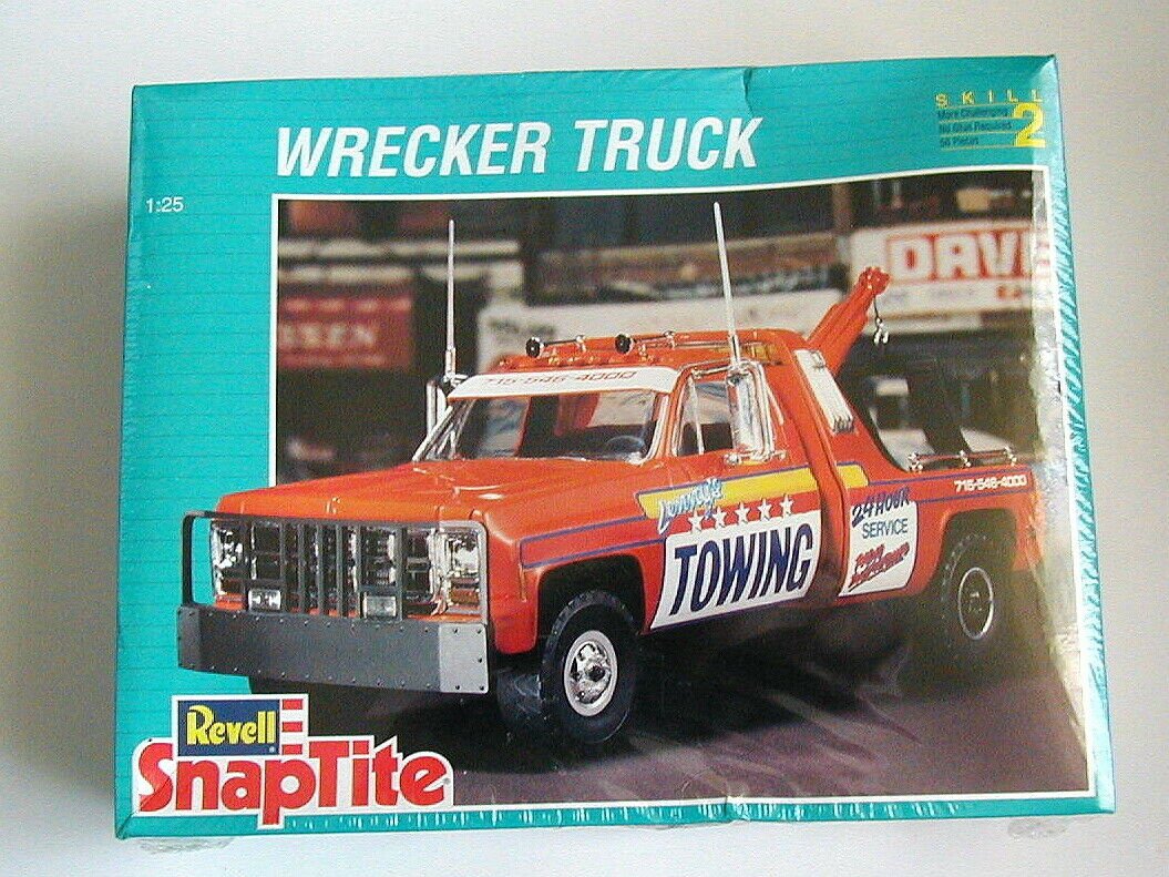 Revell SnapTite Wrecker Truck Model Kit Factory 1 25 for sale online 