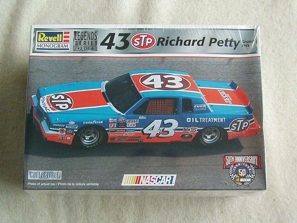 FACTORY SEALED #43 STP Richard Petty Grand Prix by Revell #85-3151 Legends