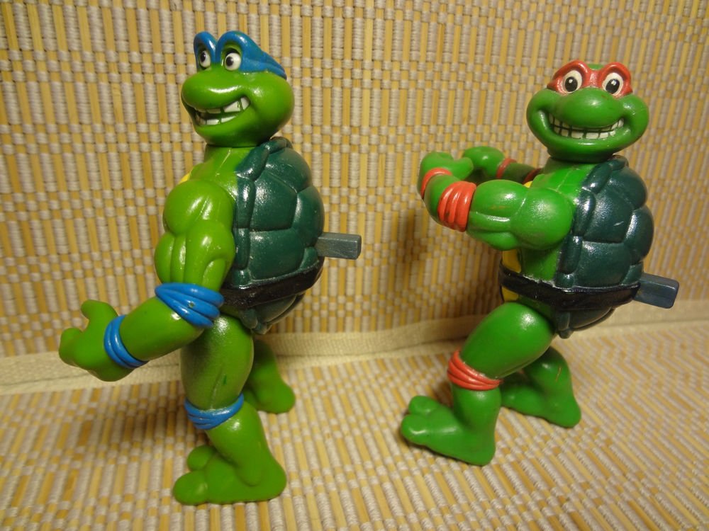 Rare 1992 Teenage Mutant Ninja Turtles Action Figures Pop Out Eyes Spin 