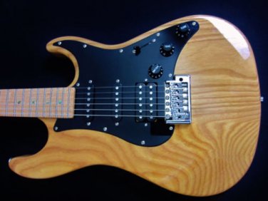 Boulder Creek Strat Style S3-AN   Electric Guitar w. Case