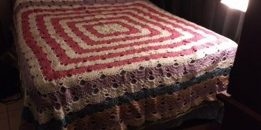 Full sized soft blanket