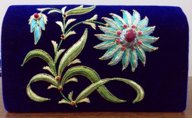 Silk thread embroidery on handbag, craftmanship, handmade bags and purses