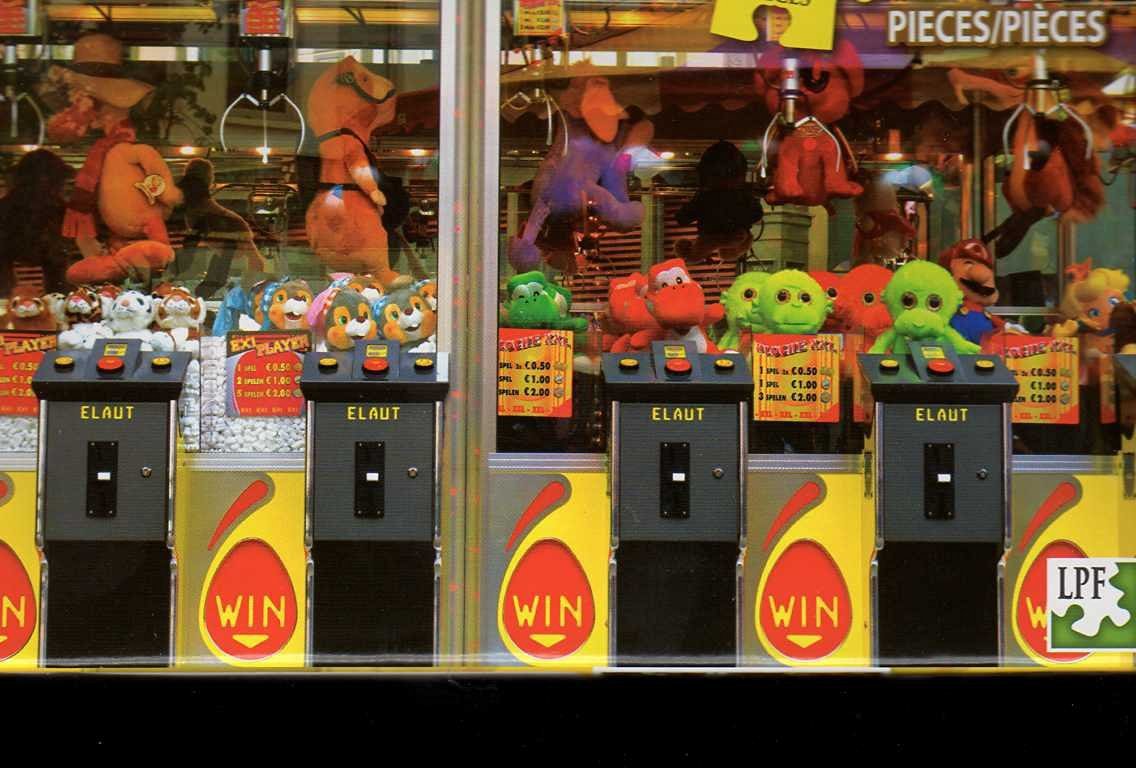 toy crane arcade