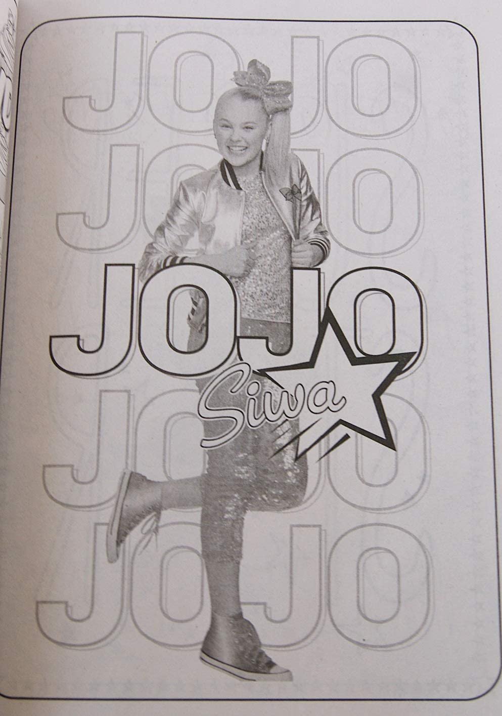 JoJo Siwa ''Yas Queen'' Coloring and Activity Book with Bonus Door