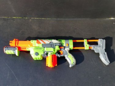 Nerf Vortex Praxis gun blaster with shoulder stock & 10 disc holder C-2822A 2010