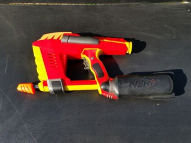 Nerf Iron Man Magstrike C-307A pump action air gun 2007 w1 clip workinG