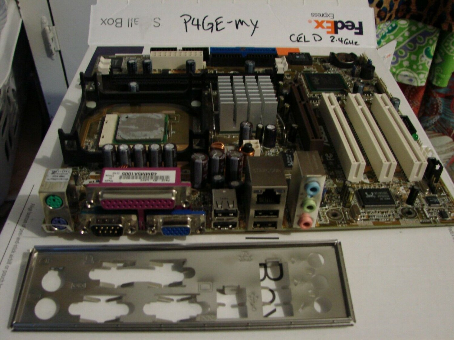 ASUS P4GE-MX LGA 478 + Celeron D 2.4 GHz cpu, Fan and cables