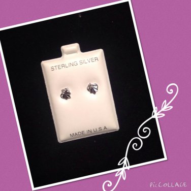 "LeafyHeart" Silver stud earrings