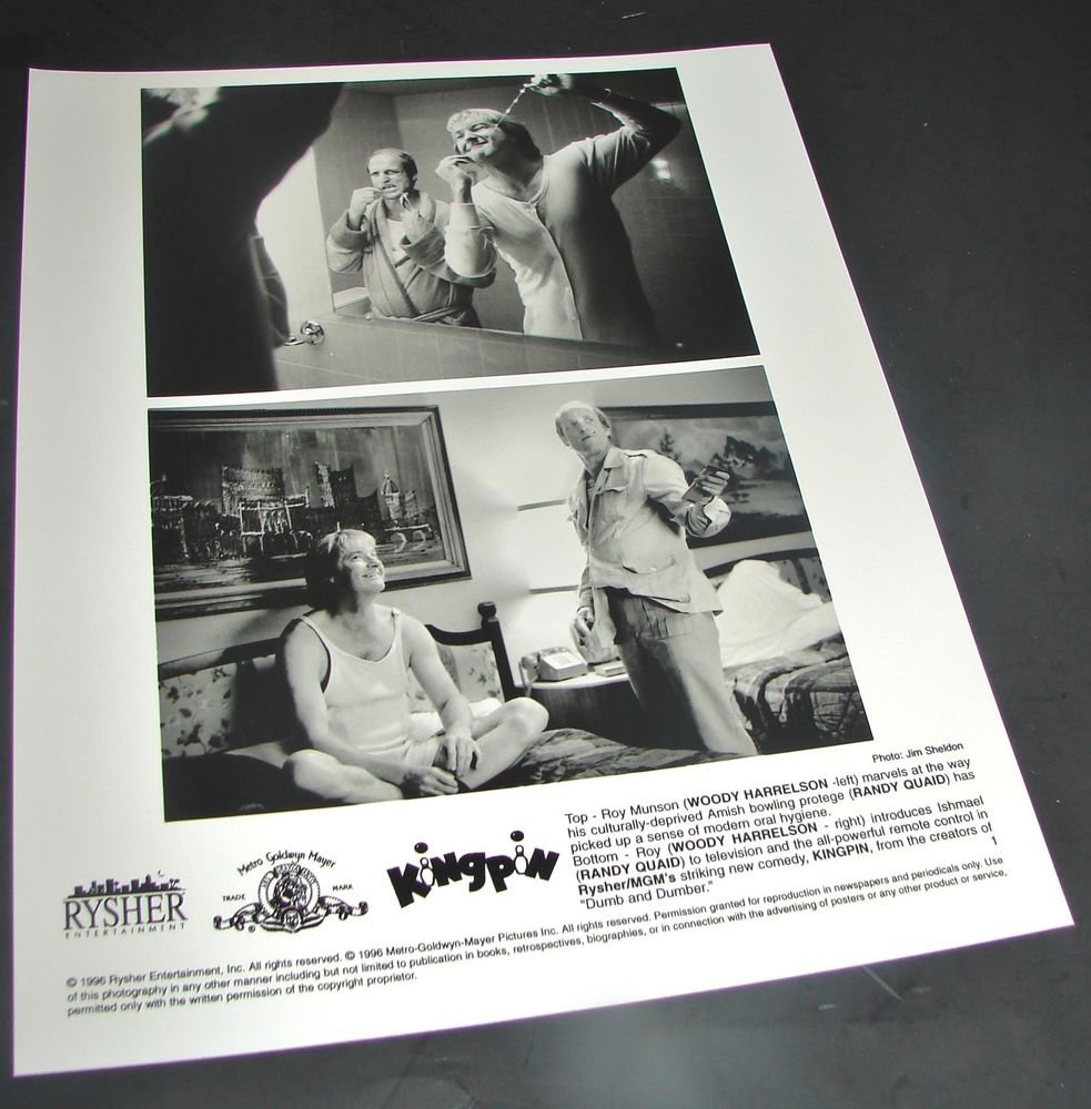 1996 KINGPIN Movie Press 8x10 Photo Woody Harrelson Randy Quaid 1