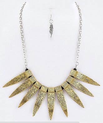 TEXTURED METAL PLATES STATEMENT NECKLACE SET
