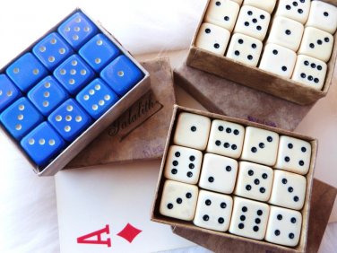 VINTAGE DICE GAMBLING DICE ORIGINAL BOX POKER DICE FRENCH BAKELITE GALALITH