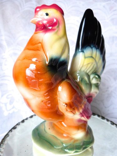 VINTAGE ROOSTER PORCELAIN EASTER DECOR CHICKEN RESTAURANT PROPS
