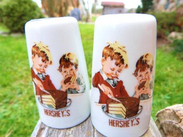 HERSHEY SALT PEPPER CHOCOLATE CHOCOLATIER DECOR VINTAGE SALT PEPPER