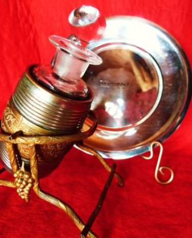 VINTAGE PERFUME BOTTLE SILVER BARREL GRAPE CASKET