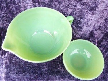 JADEITE FIRE KING MIXING BOWL ANCHOR HOCKING 2PIECES