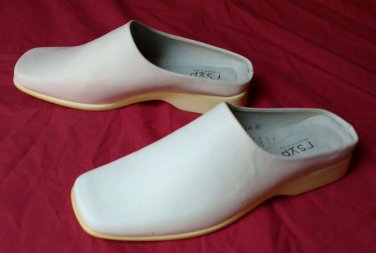 RSVP womans size 8.5 white leather new work mule clog shoes cushioned insole