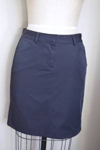 Womens size 4 Calvin Klein Black Nylon Skirt Straight Knee Length Pockets