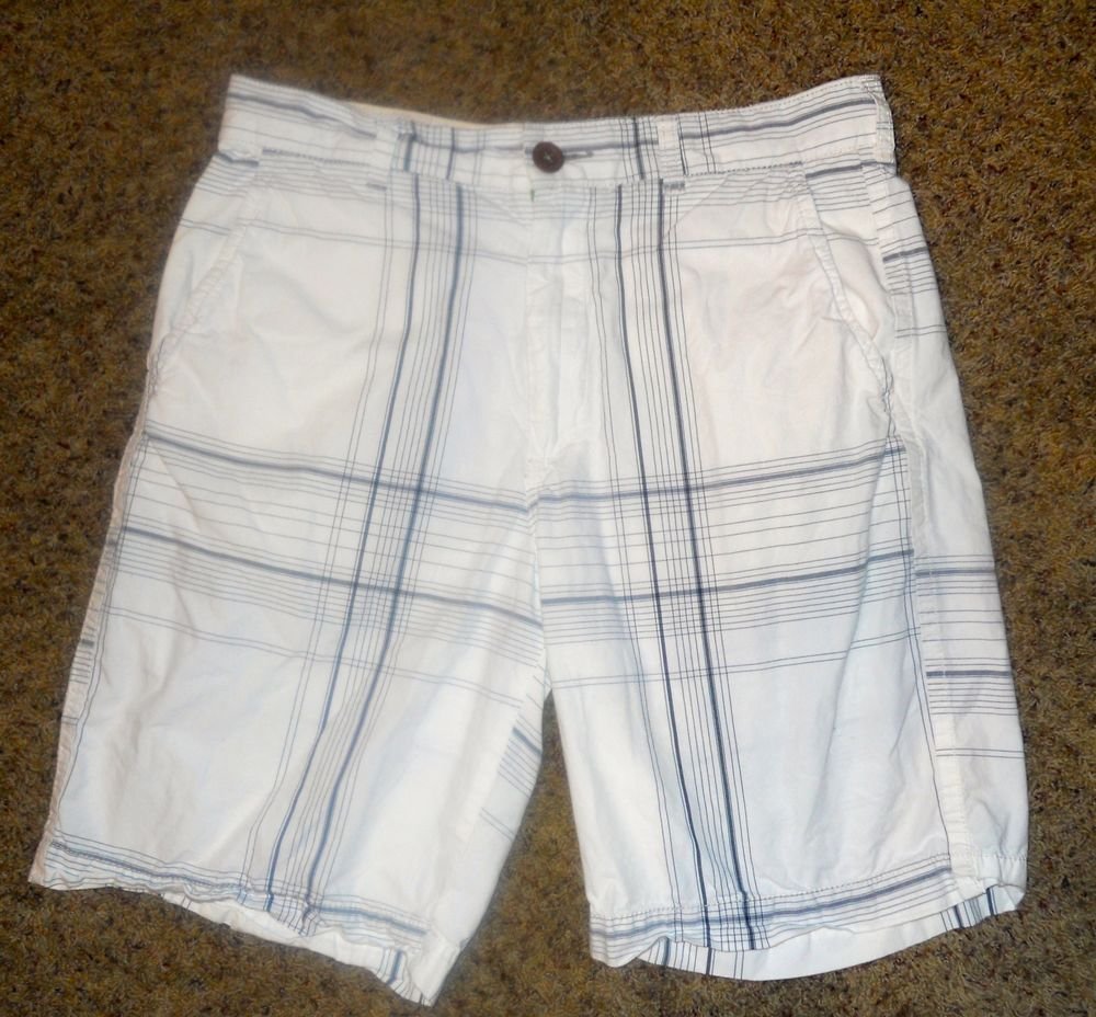 AMERICAN EAGLE SHORTS WHITE / BLUE PLAID MENS SIZE 32 NO STAINS EUC