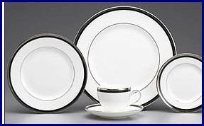 WEDGWOOD REFLECTION DINNER PLATE