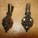 Set of 2 vintage hair clips with rhinestones. Set of 2 vintage hair clips with rhinestones.
