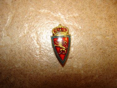Vintage Zaragoza button hole soccer pin badge