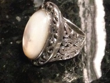 Beautiful 925 sterling silver ring Size 6