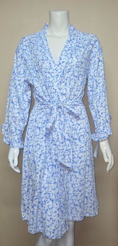 Eileen West White with Blue Flowers Long Sleeve Wrap Robe Size S / M NEW