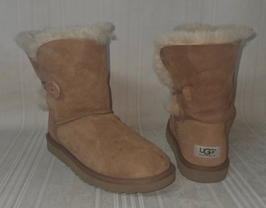 UGG BAILEY BUTTON Short Chestnut Suede Sheepskin Boots Women Size US 7 #5803