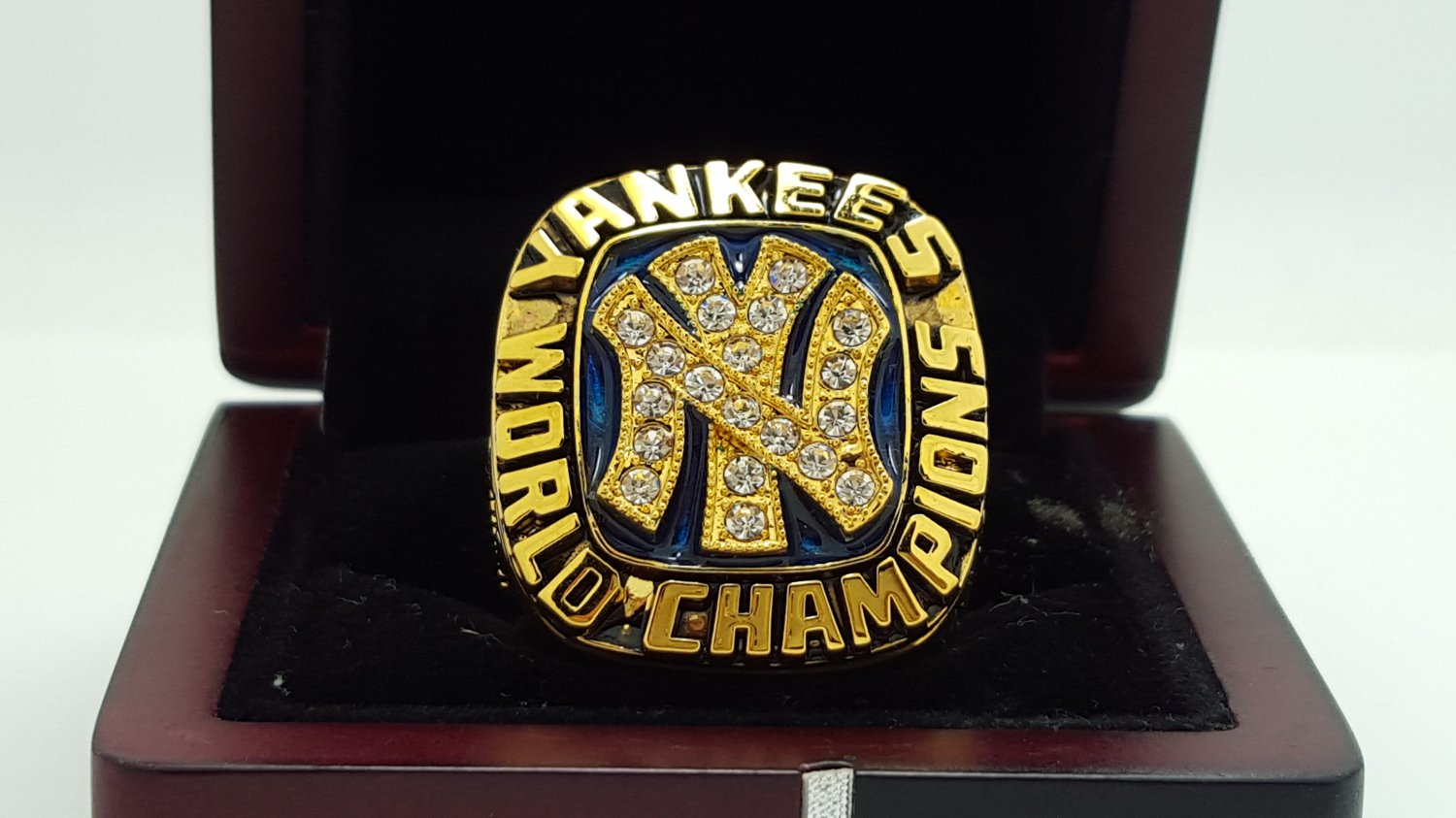 1977 New York Yankees world series Championship Ring Name MUNSON 8-14S