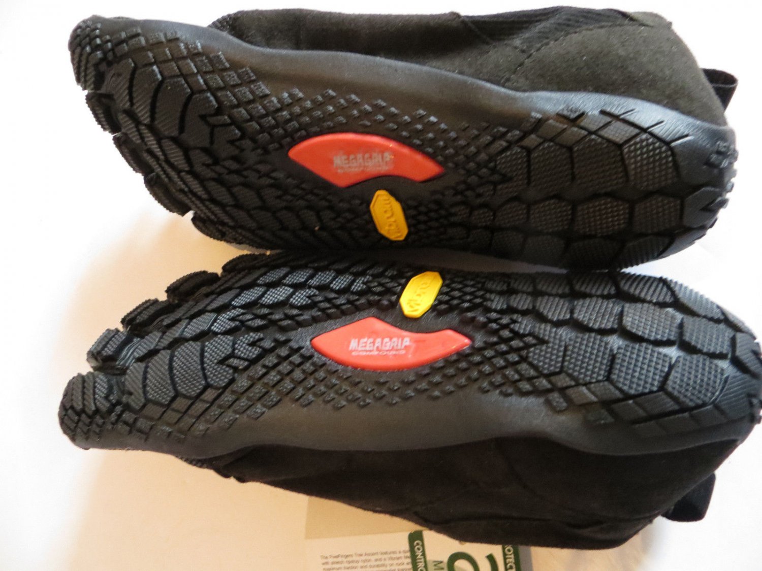 stores that sell vibram shoes