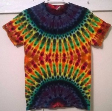 New Tie Dye S Gildan Tshirt Top / Bottom Circular pattern Rainbow t shirt
