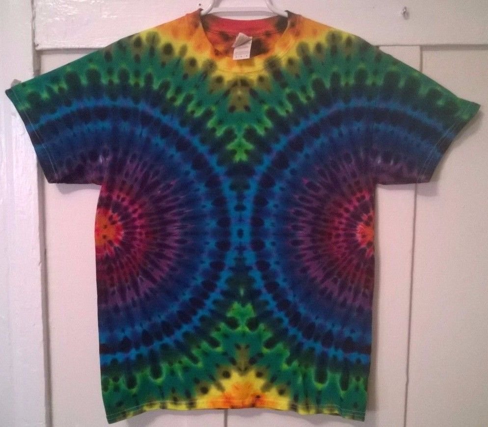 New Tie Dye M Gildan Tshirt Mirrored Circular pattern Rainbow Colors t shirt