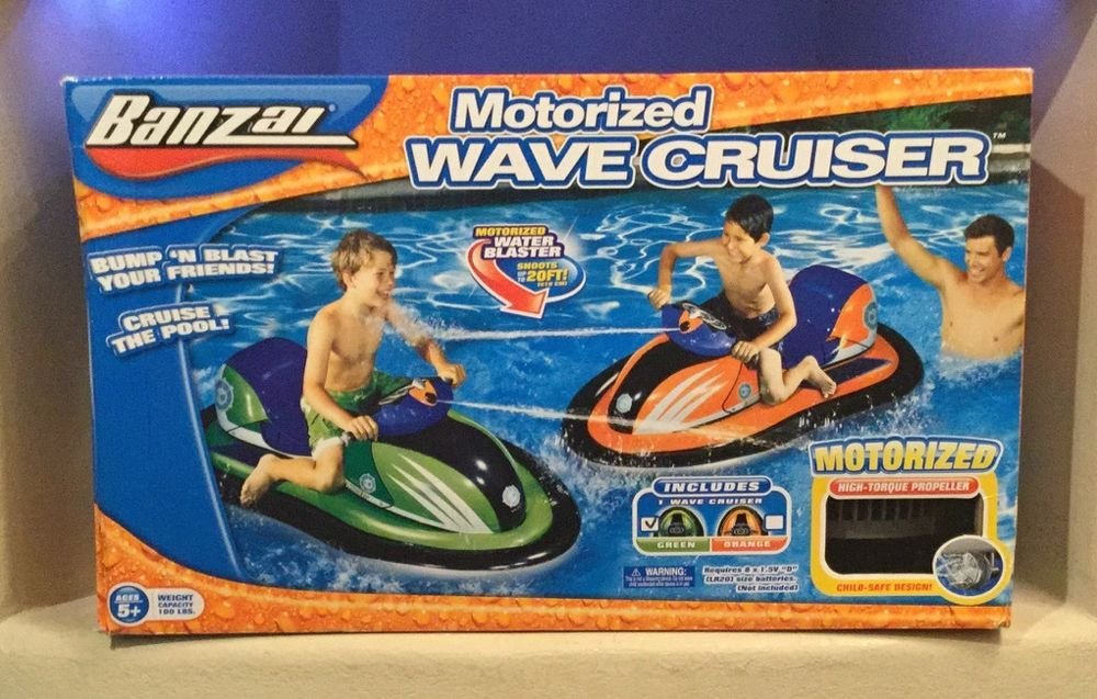 Banzai / Motorized Wave Cruiser / Water Blaster / Ages 5 + / Green