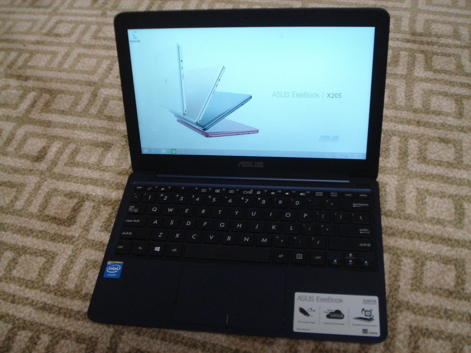 Like New Asus EeeBook X205TA 11.6" Laptop Notebook - 2GB Memory 32GB HD
